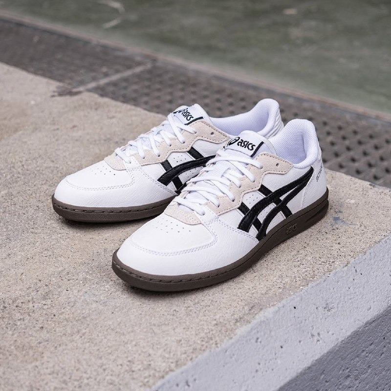 Tênis Asics Skyhand OG